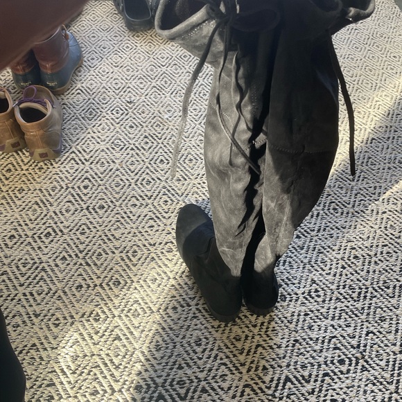 AE over the knee boots - Picture 3 of 6